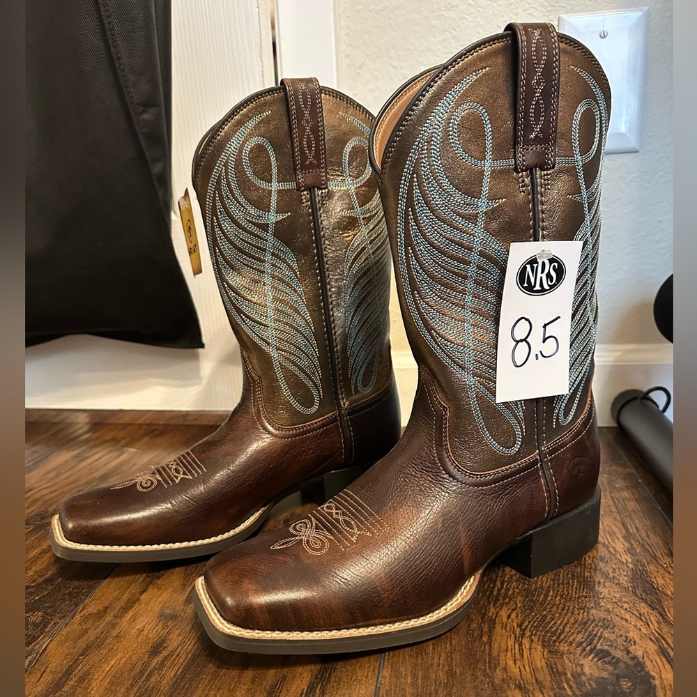 NWT Ariat Round Up Square Toe Women Boot Size 8.5 Wide Brown Teal Yukon Bronze